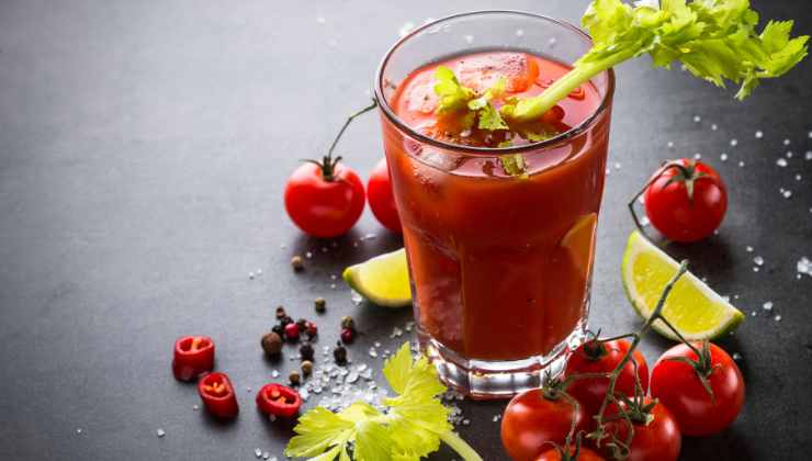 la ricetta per preparare il cocktail Bloody Mary