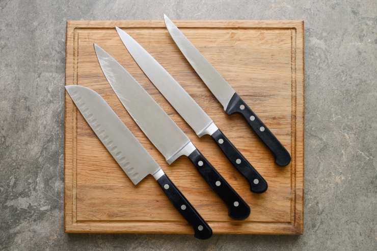 coltelli e taglio